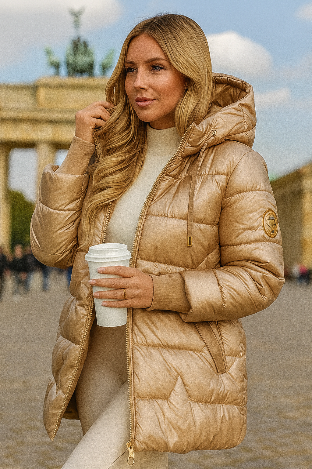 Nolwen | Stylischer Wintermantel mit Kapuze und Wattierung