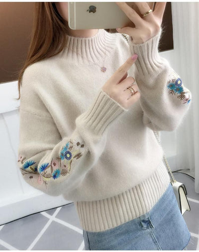 Walburga | Großer Baumwollstrickpullover mit floralem Stickerei