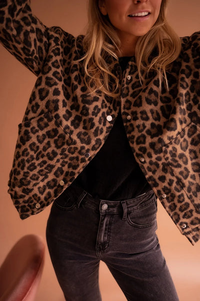 Celeste | Jacke mit wildem Leopardenmuster